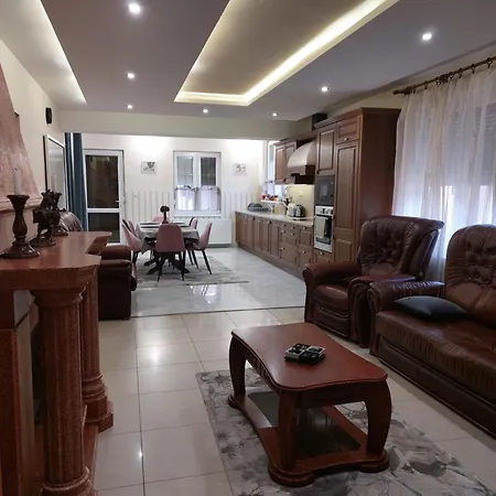 Apartment Akacvirag Airport Viki